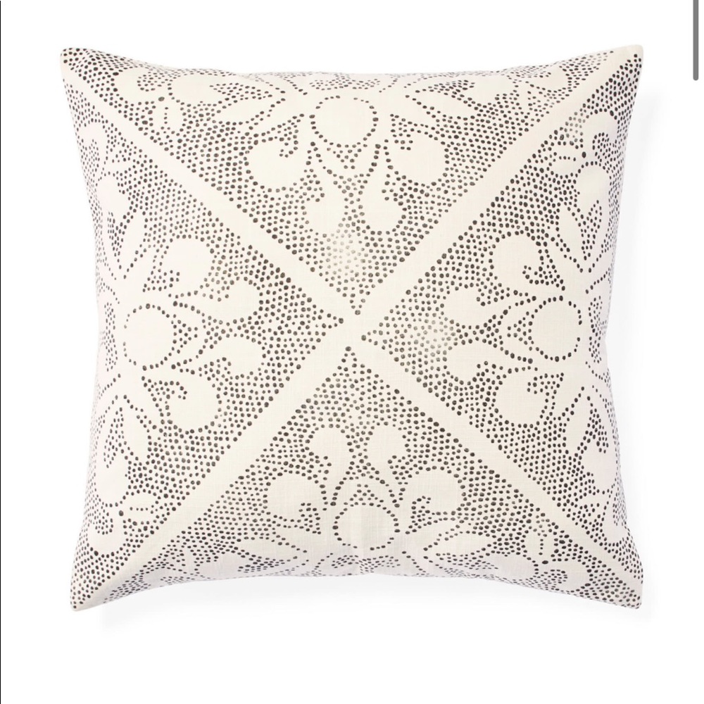 2 Serena and Lilly pillows